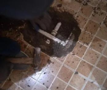 二连浩特卫生间漏水维修公司为您分享下卫生间渗水如何处理及注意事项